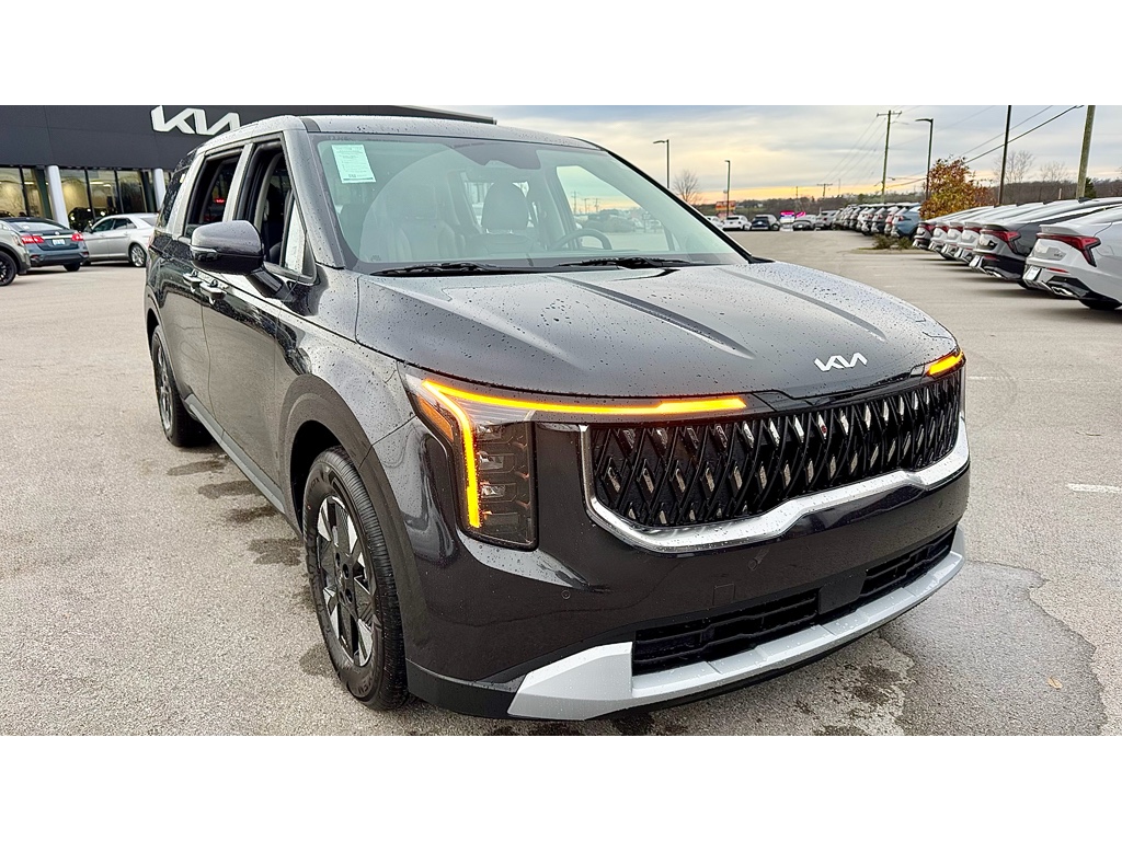 2026 Kia Carnival LXS's photo