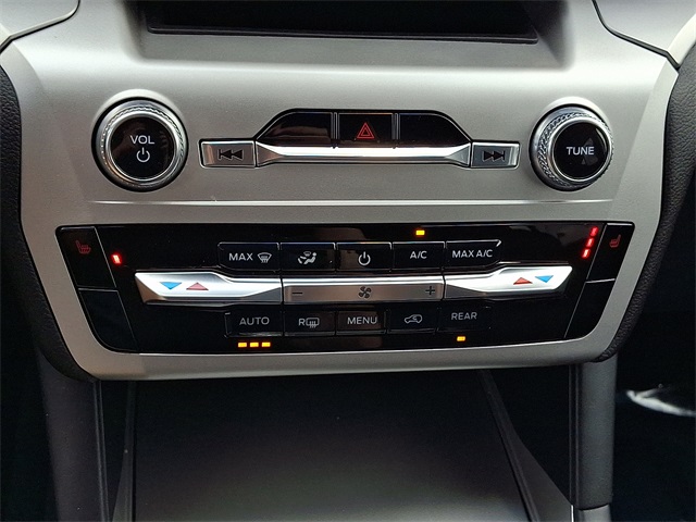 2022 Ford Explorer XLT photo 12
