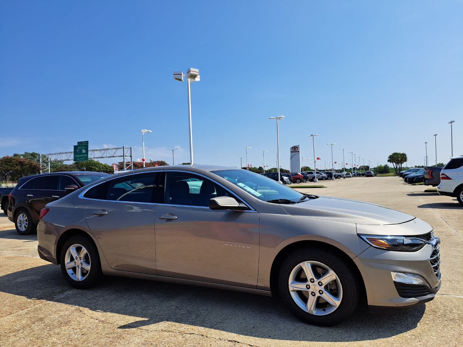 2023 Chevrolet Malibu 1LT photo 3