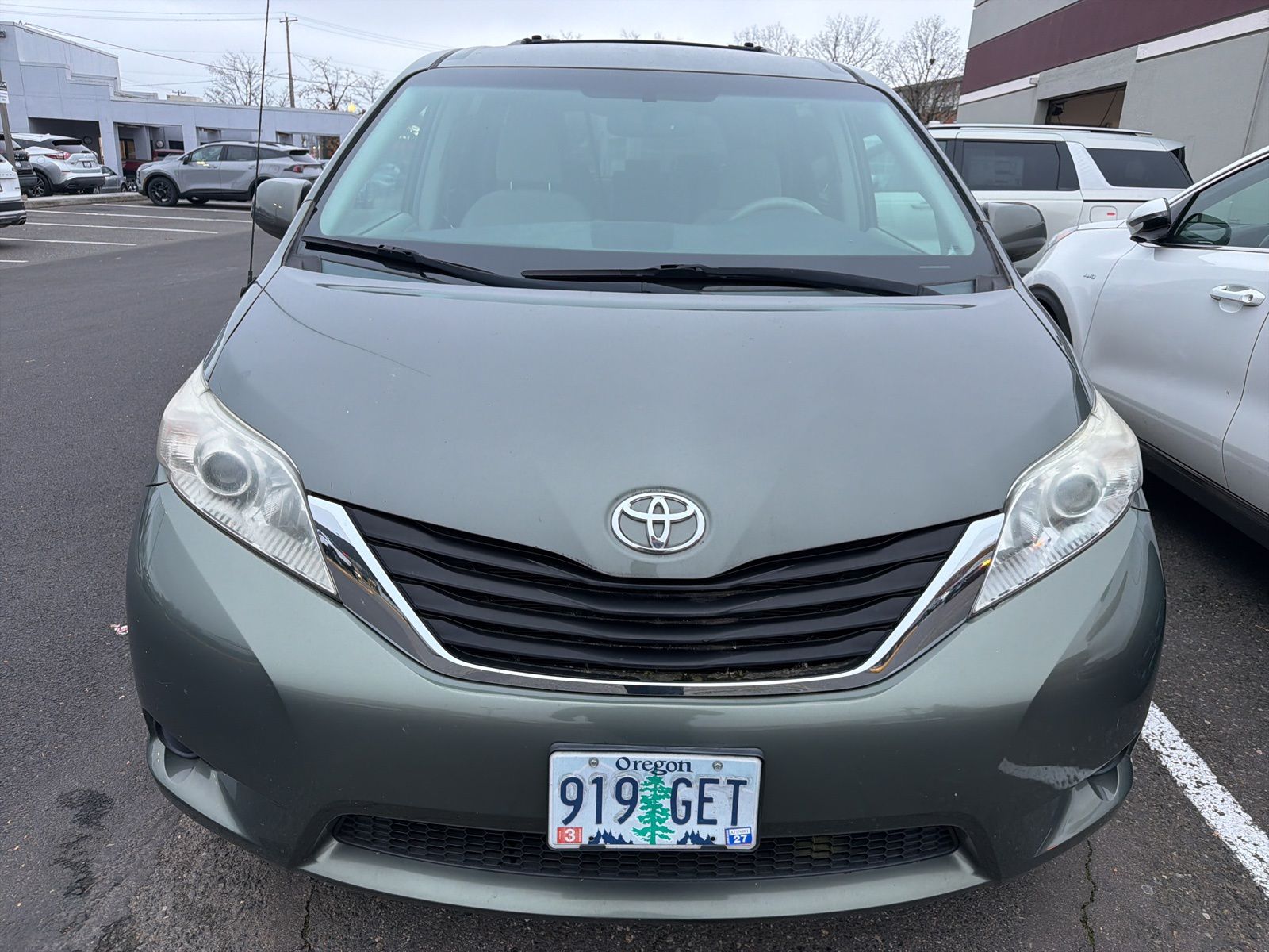 2013 Toyota Sienna LE photo 2