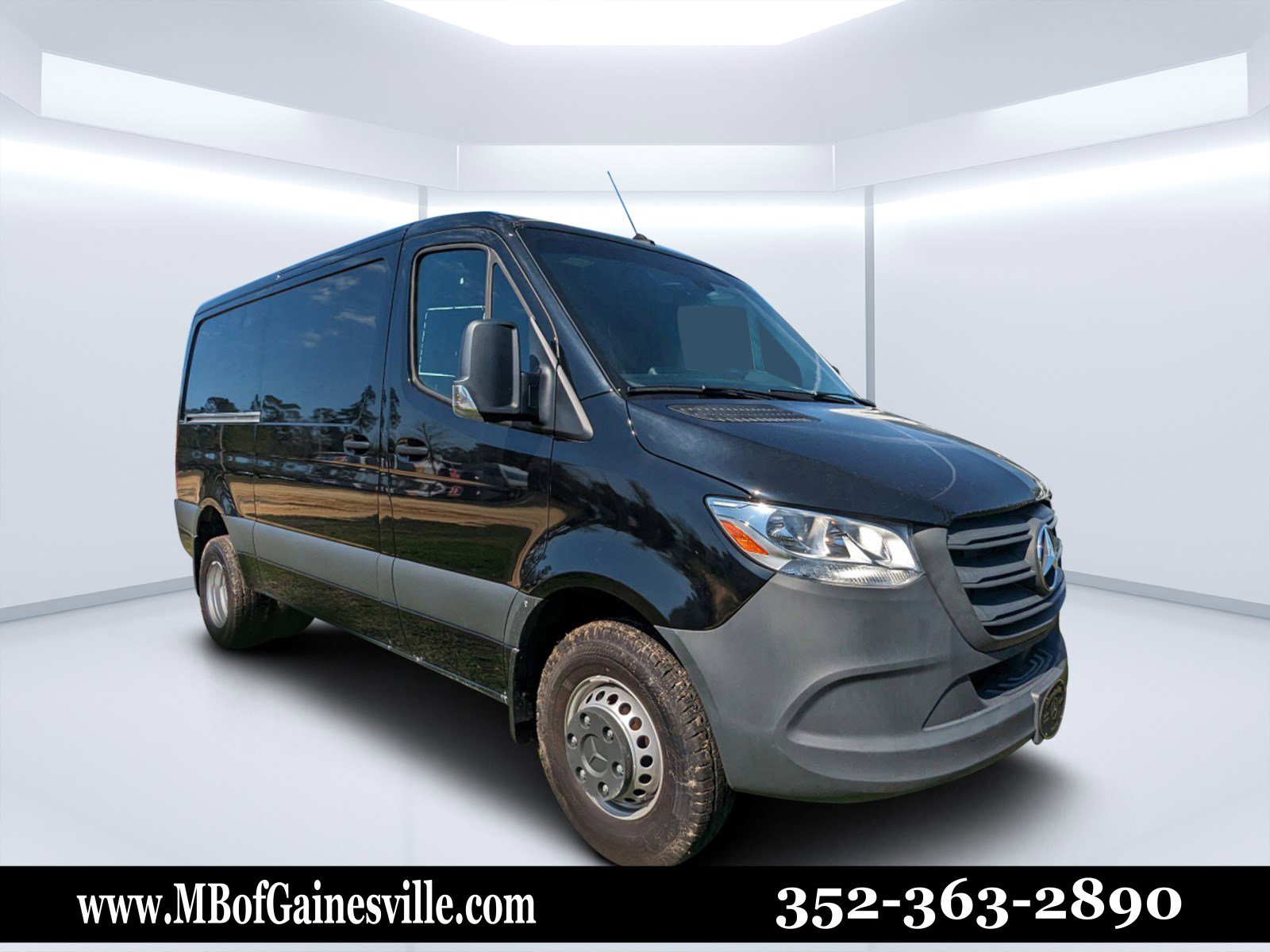 2024 Mercedes-Benz Sprinter Cargo Van Base's photo
