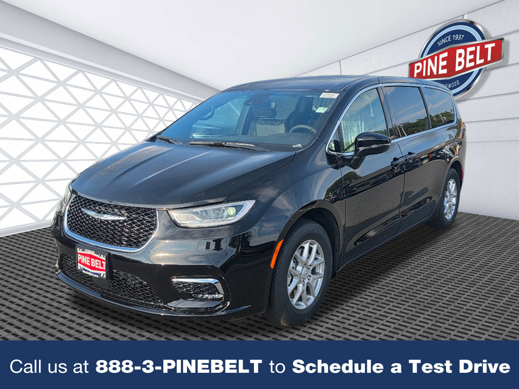 2026 Chrysler Pacifica Select's photo