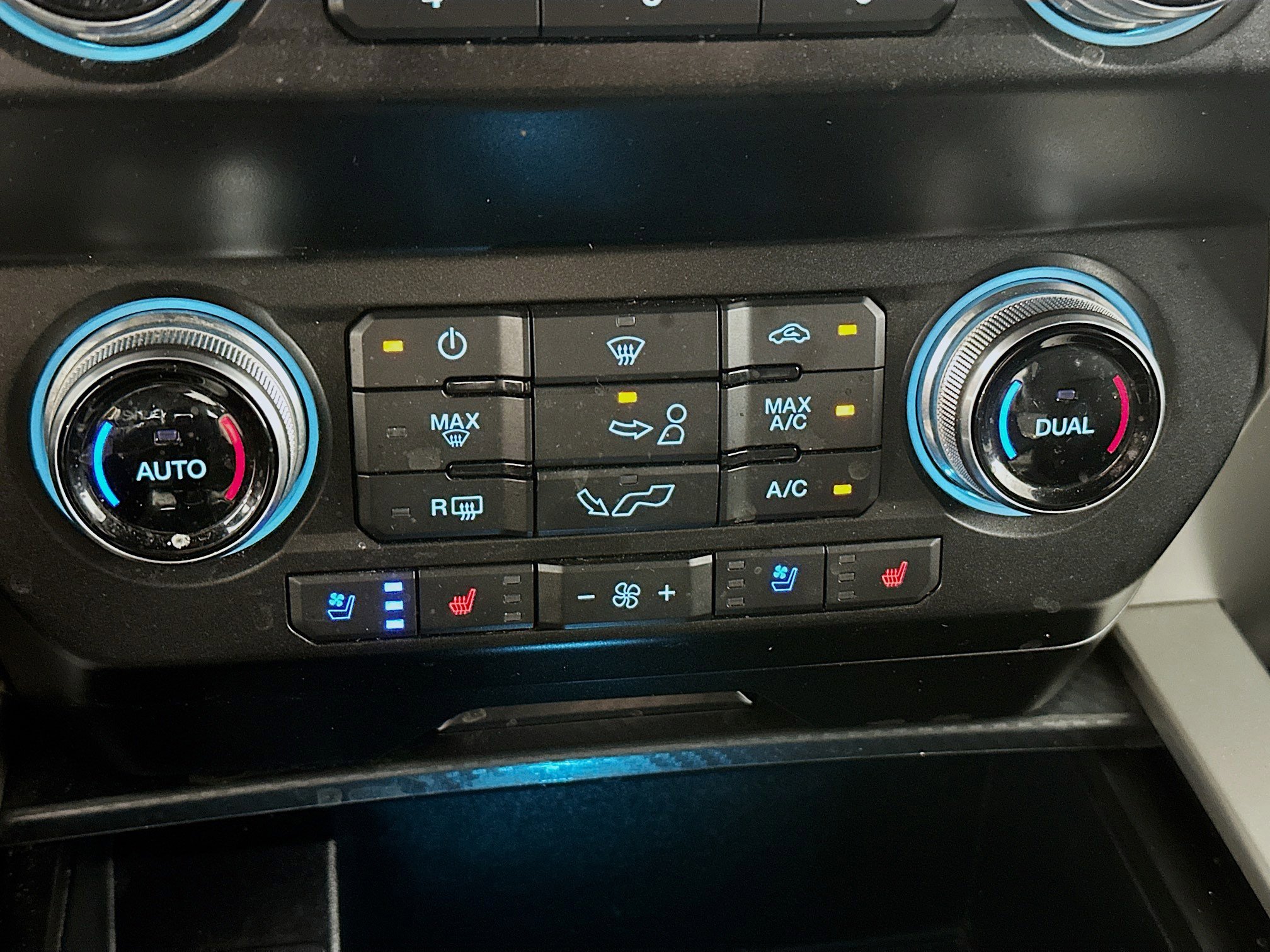 2020 Ford F-150 Lariat photo 15