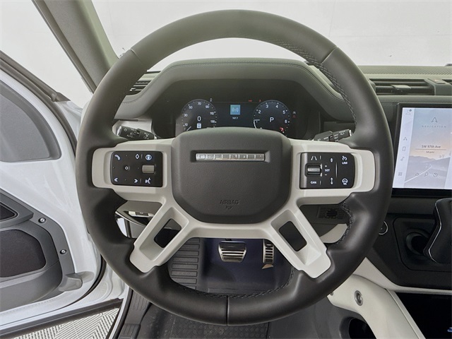 2025 Land Rover Defender 110 X-Dynamic SE photo 10