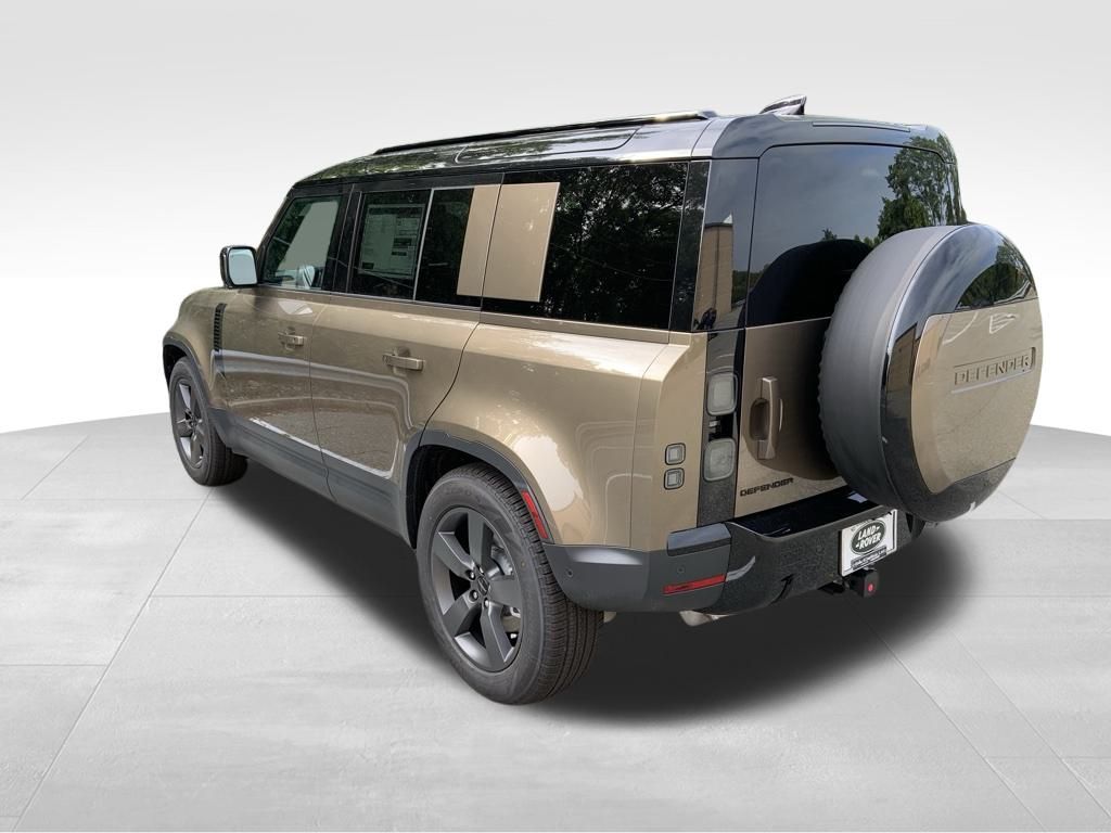 2026 Land Rover Defender 110 S photo 6