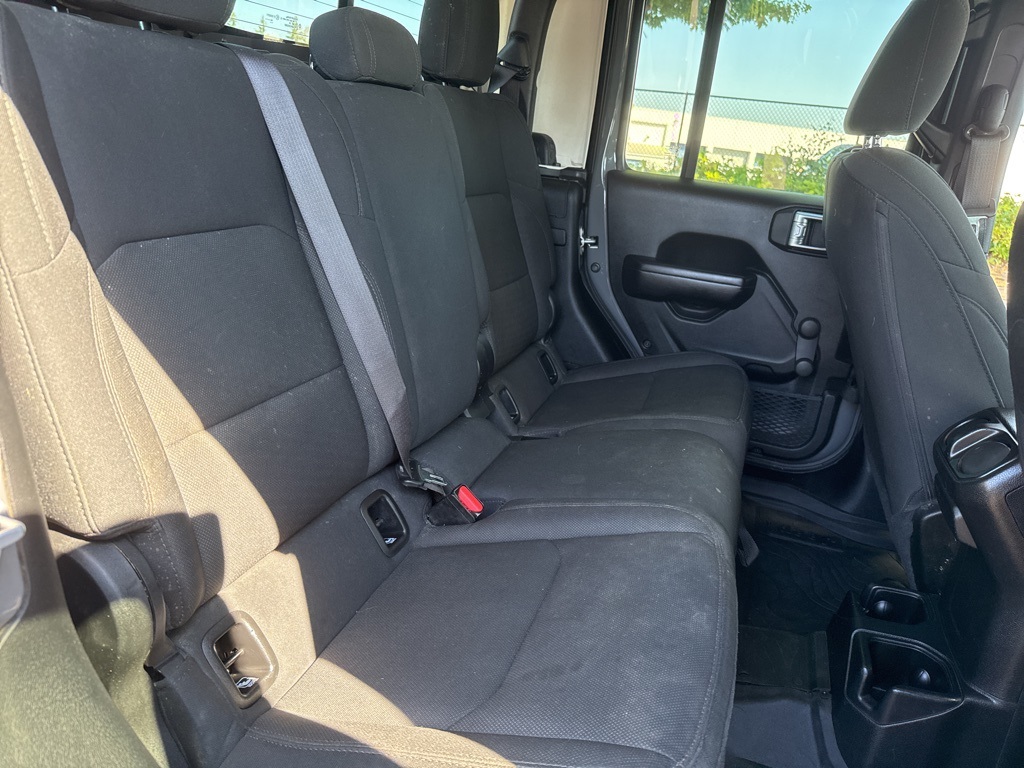 2021 Jeep Gladiator Sport photo 21