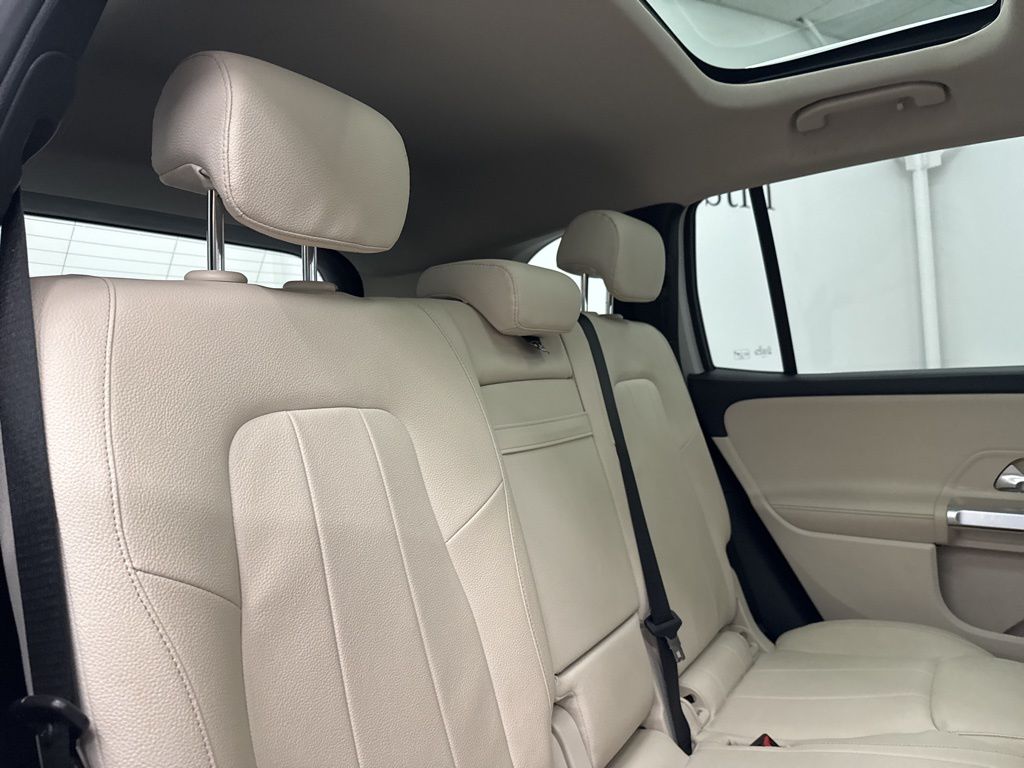 2021 Mercedes Benz GLB 250 photo 23