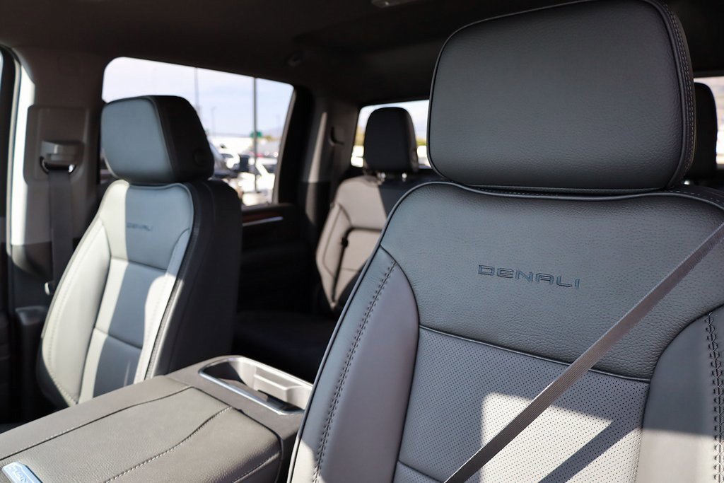 2026 Gmc Sierra 3500 HD Denali photo 18