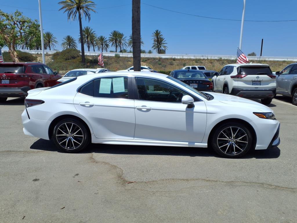 2023 Toyota Camry SE photo 24