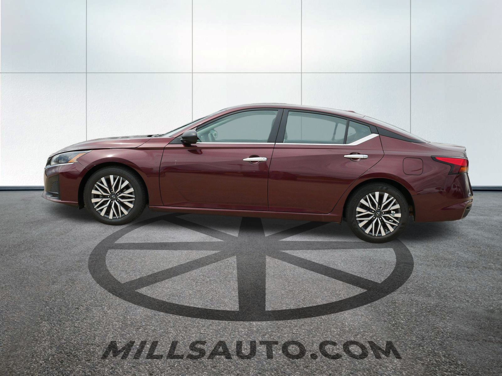 Used 2024 Nissan Altima SV with VIN 1N4BL4DV4RN336785 for sale in Willmar, Minnesota