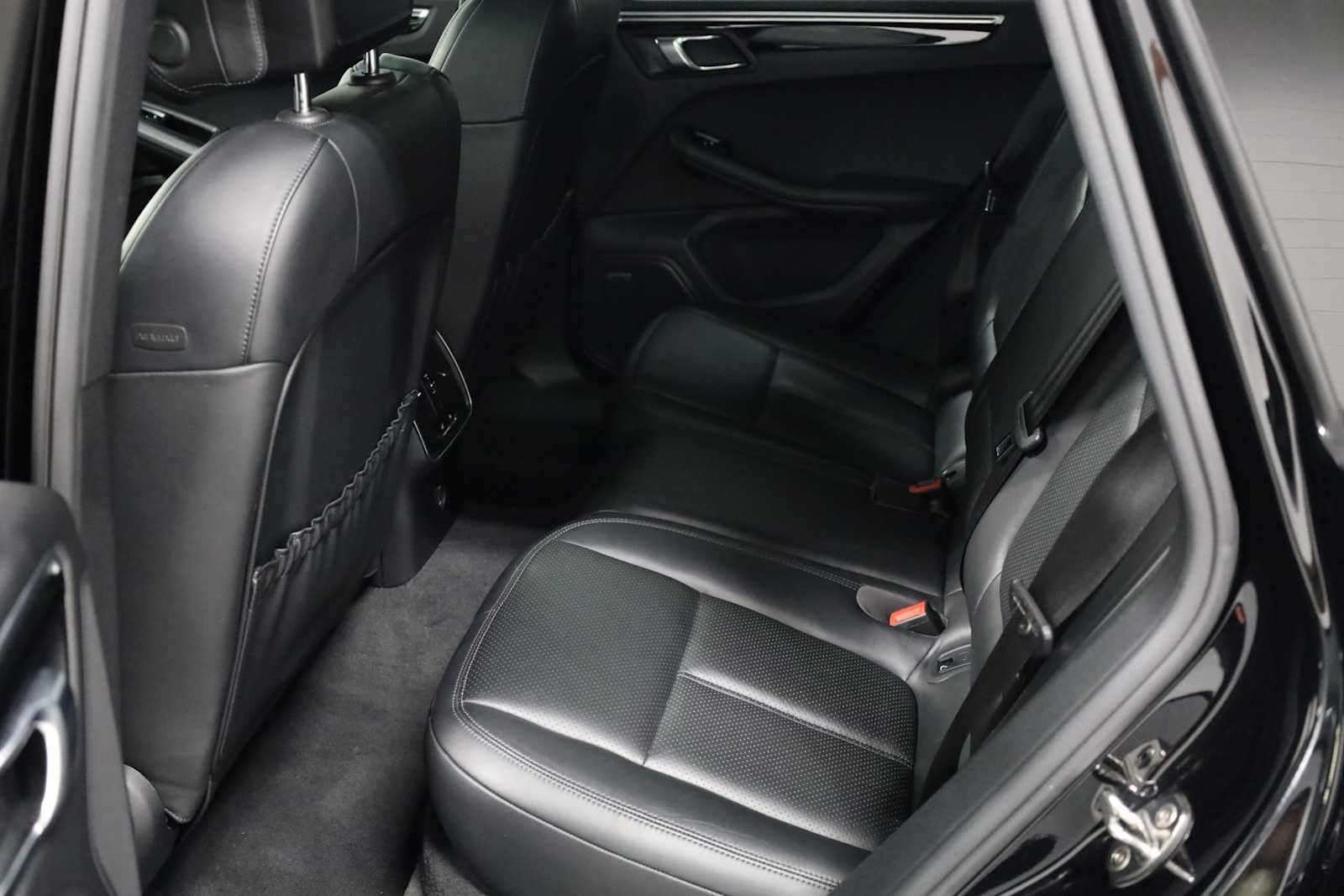 2018 Porsche Macan S photo 30