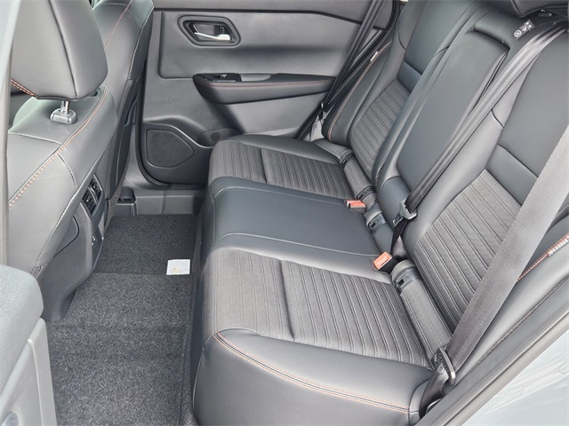 2026 Nissan Rogue SV photo 6