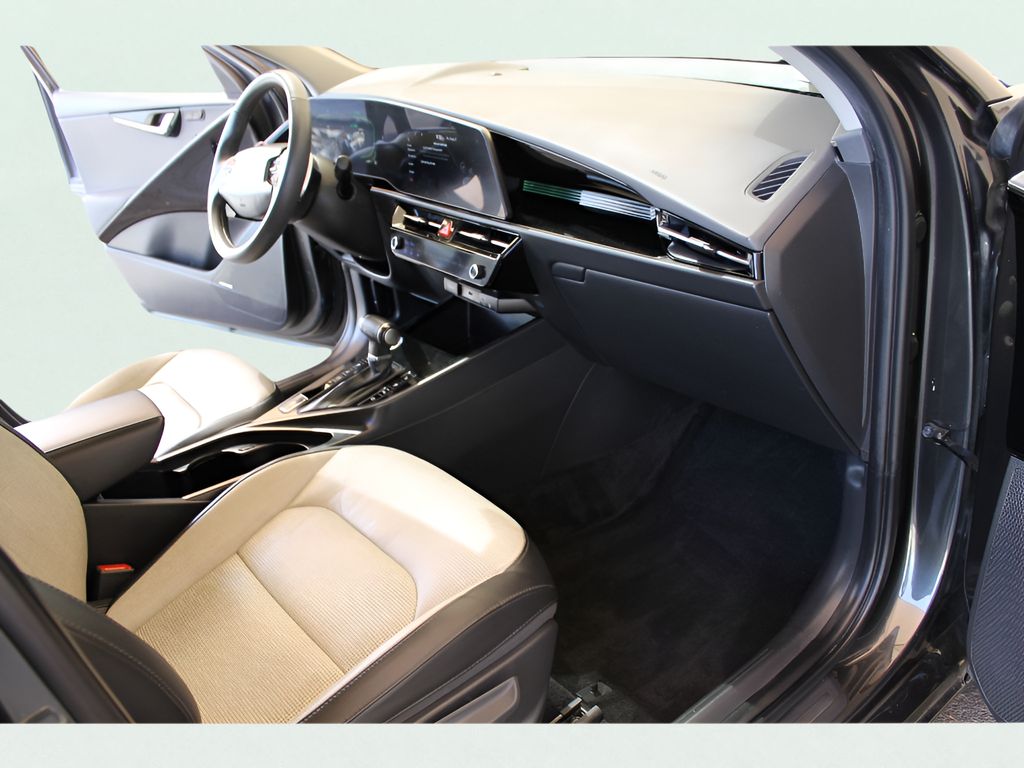 2023 Kia Niro SX Touring photo 16