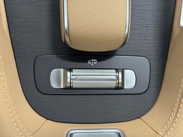 2026 Mercedes Benz GLS 580 4MATIC photo 35