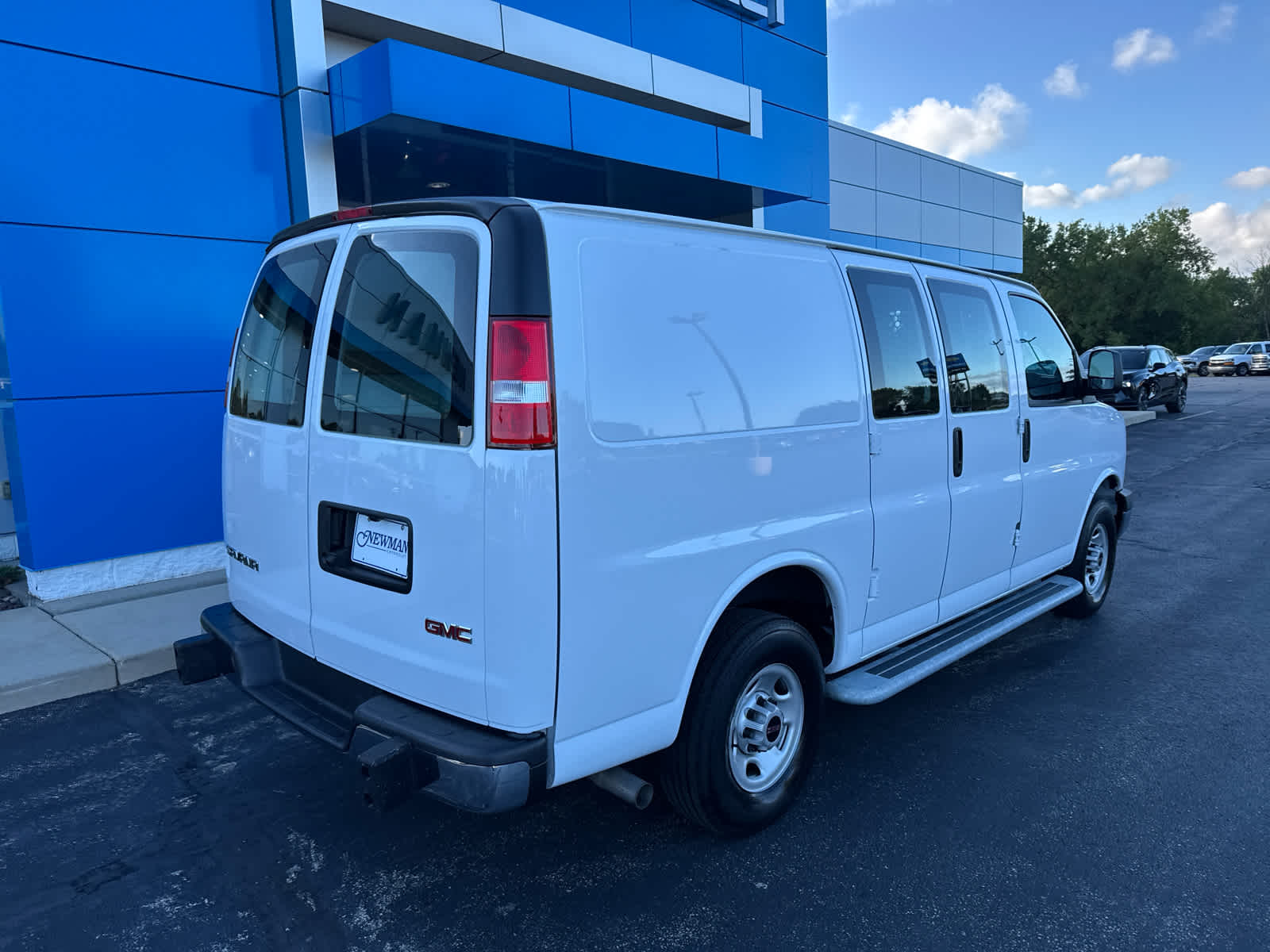 2024 Gmc Savana Cargo 2500 photo 7