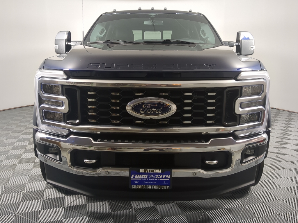 2024 Ford F-450 Lariat photo 2
