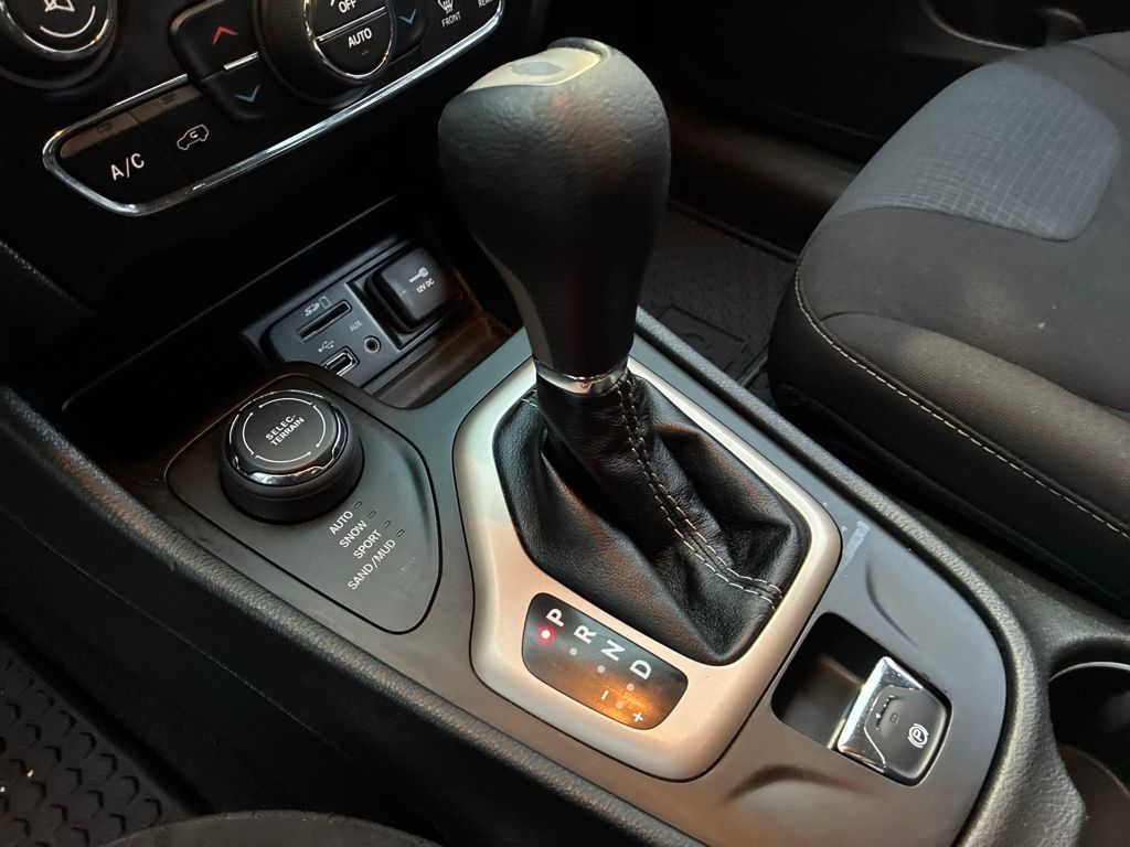 2016 Jeep Cherokee Latitude photo 23
