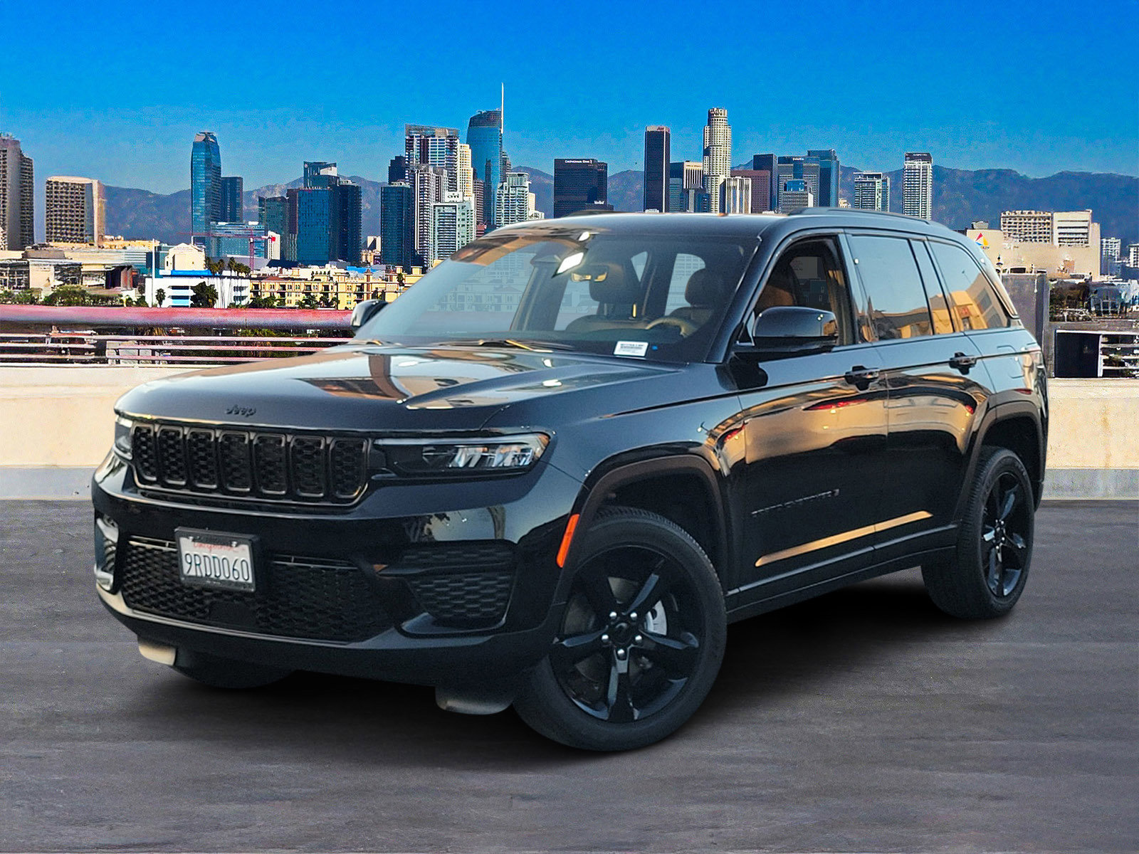 Used 2025 Diamond Black Crystal Pearlcoat Jeep Altitude X image 2