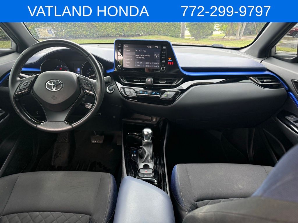 2020 Toyota C-HR XLE photo 9