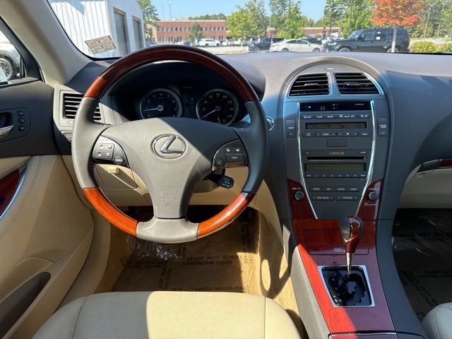 2012 Lexus ES 350 photo 19