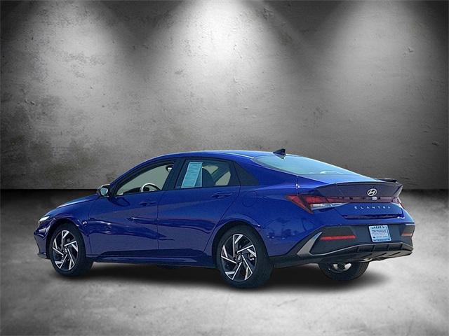 2025 Hyundai Elantra SEL Sport photo 4