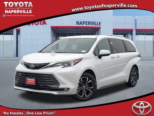 2025 Toyota Sienna Platinum's photo