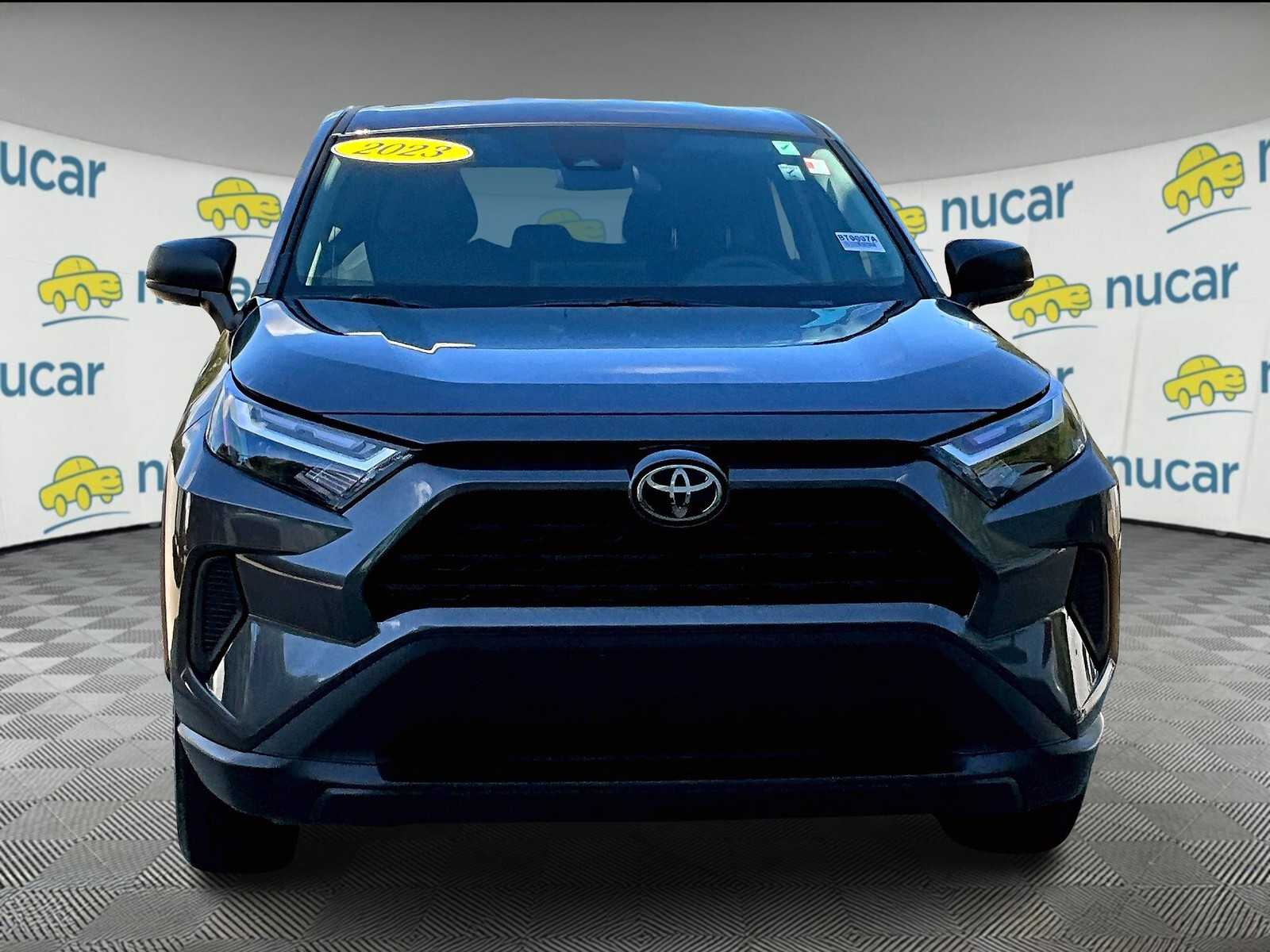 2023 Toyota RAV4 LE photo 2