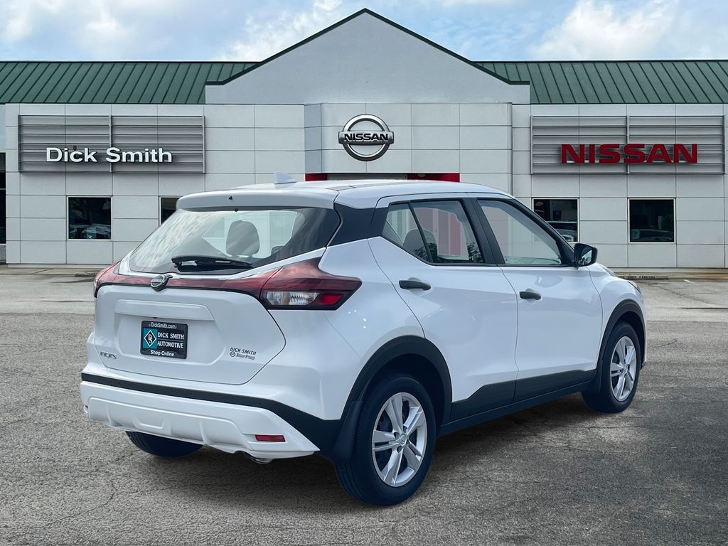 2025 Nissan Kicks Play S photo 4