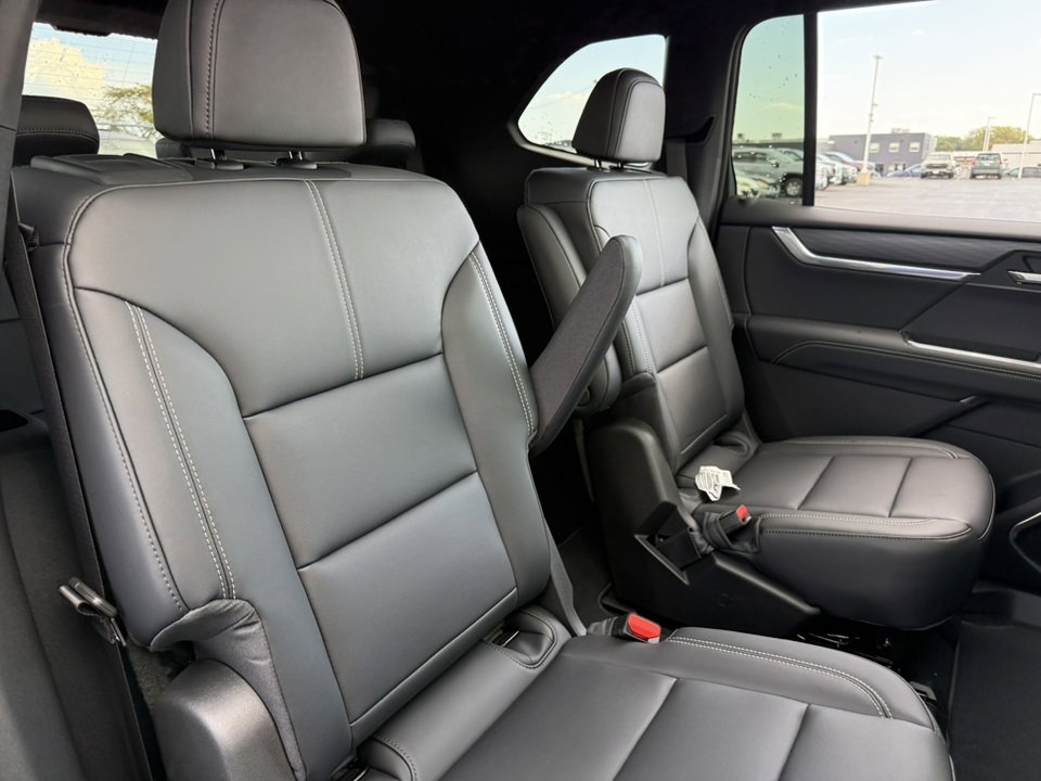 2026 GMC ACADIA - Image 36