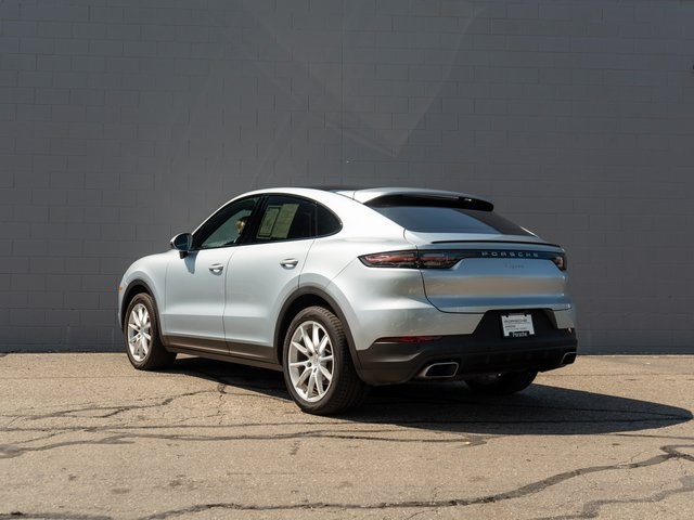 2022 Porsche Cayenne Coupe Base photo 2