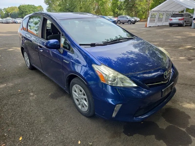 2014 Toyota Prius V Three photo 2
