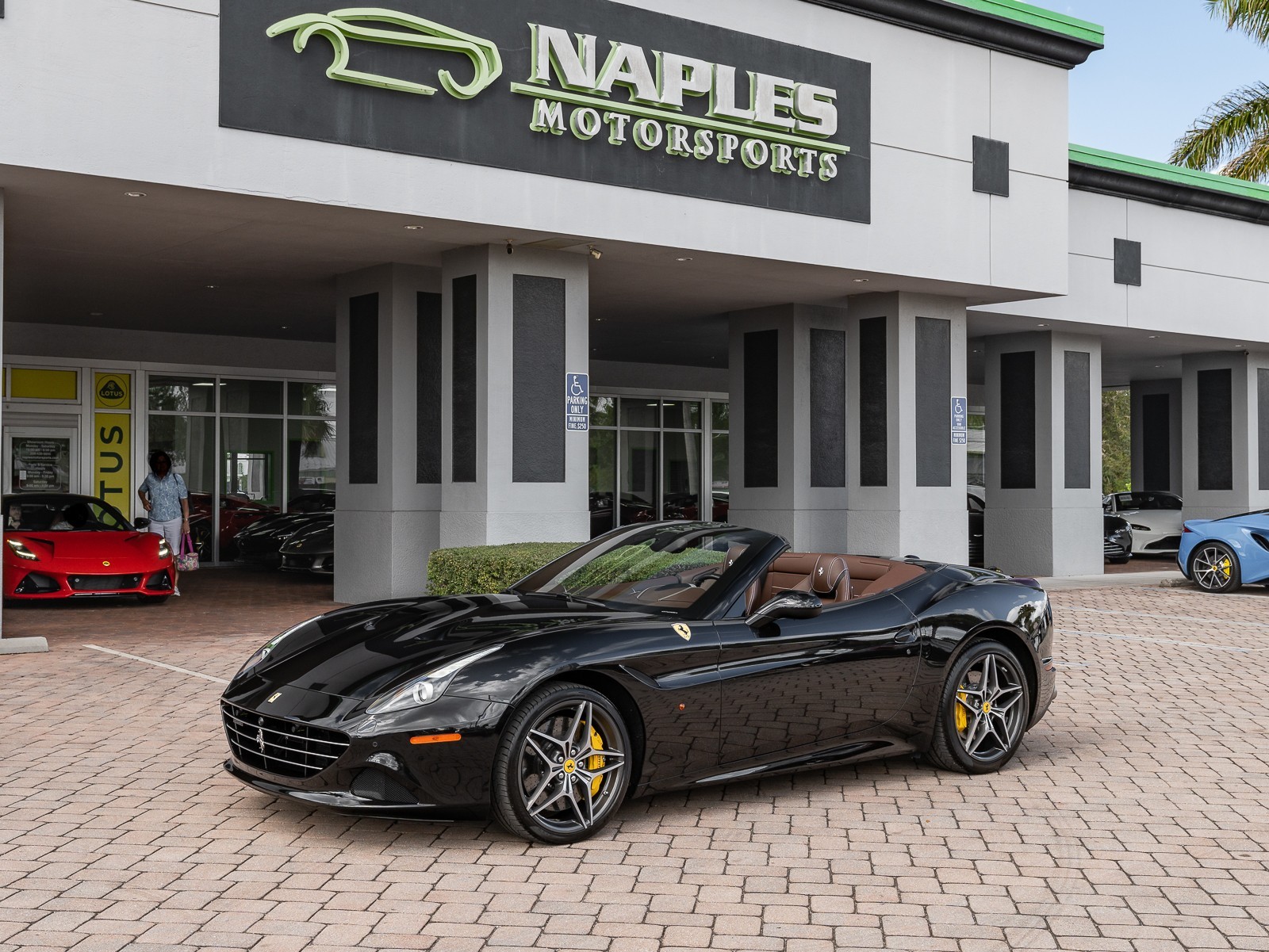 2015 Ferrari California T photo 25