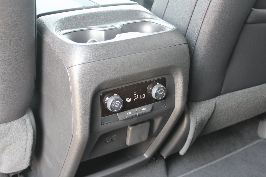 2025 Chevrolet Traverse Z71 photo 10