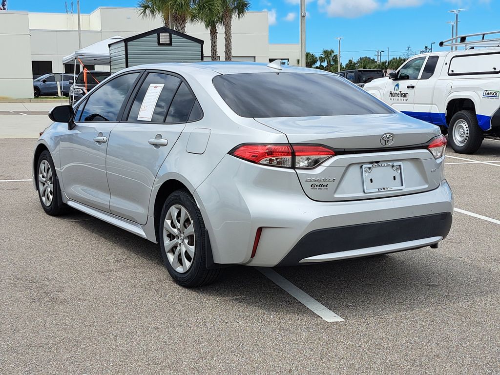 2020 Toyota Corolla LE photo 3