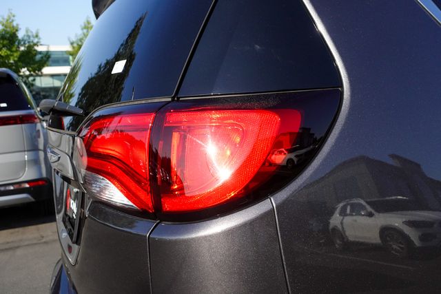 2020 Chrysler Voyager LX photo 3