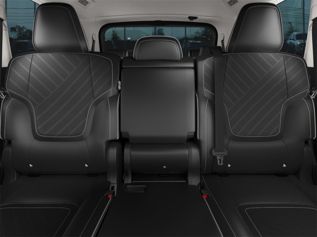 2026 Infiniti QX80 Luxe photo 13