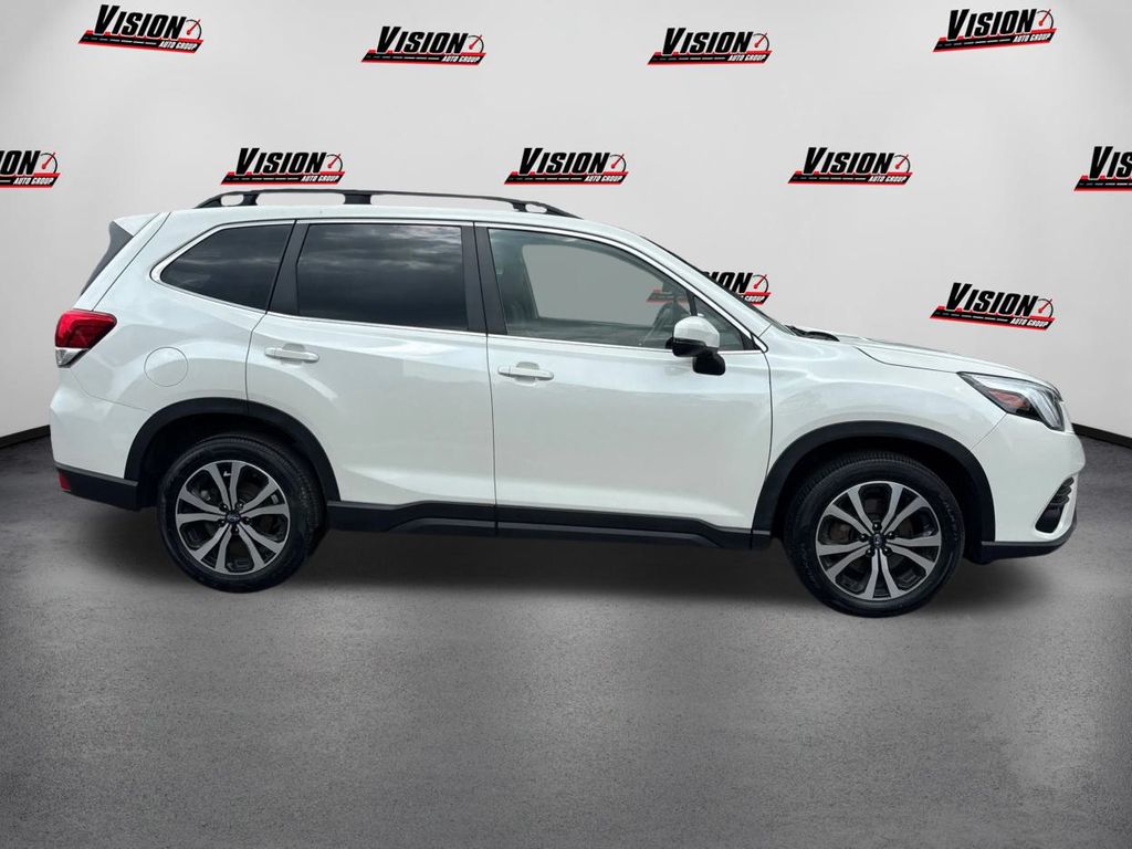 2022 Subaru Forester Limited photo 3