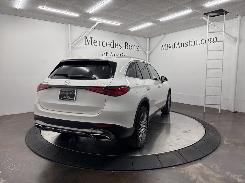 2026 Mercedes Benz GLC 300 photo 7