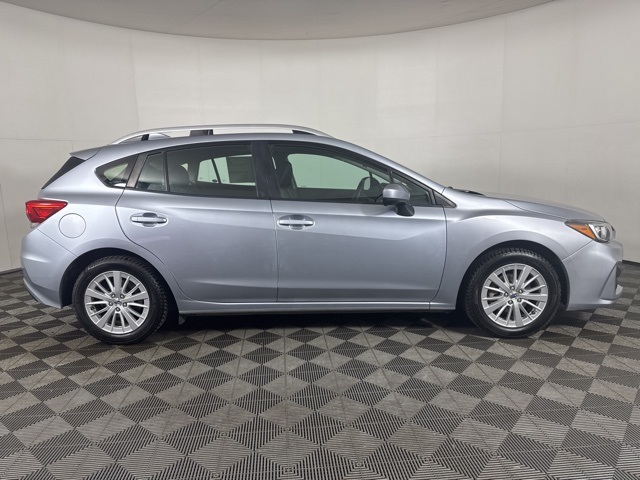2018 Subaru Impreza Premium photo 2