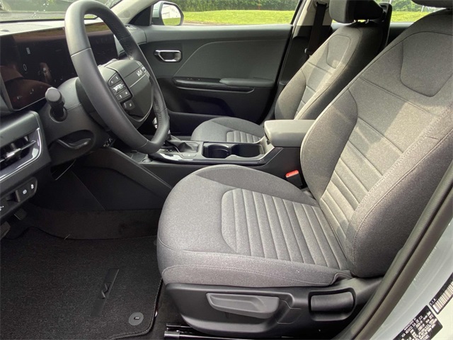 2025 Kia K4 EX photo 12