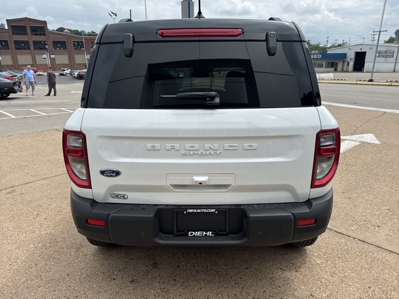 2025 Ford Bronco Sport Outer Banks photo 4