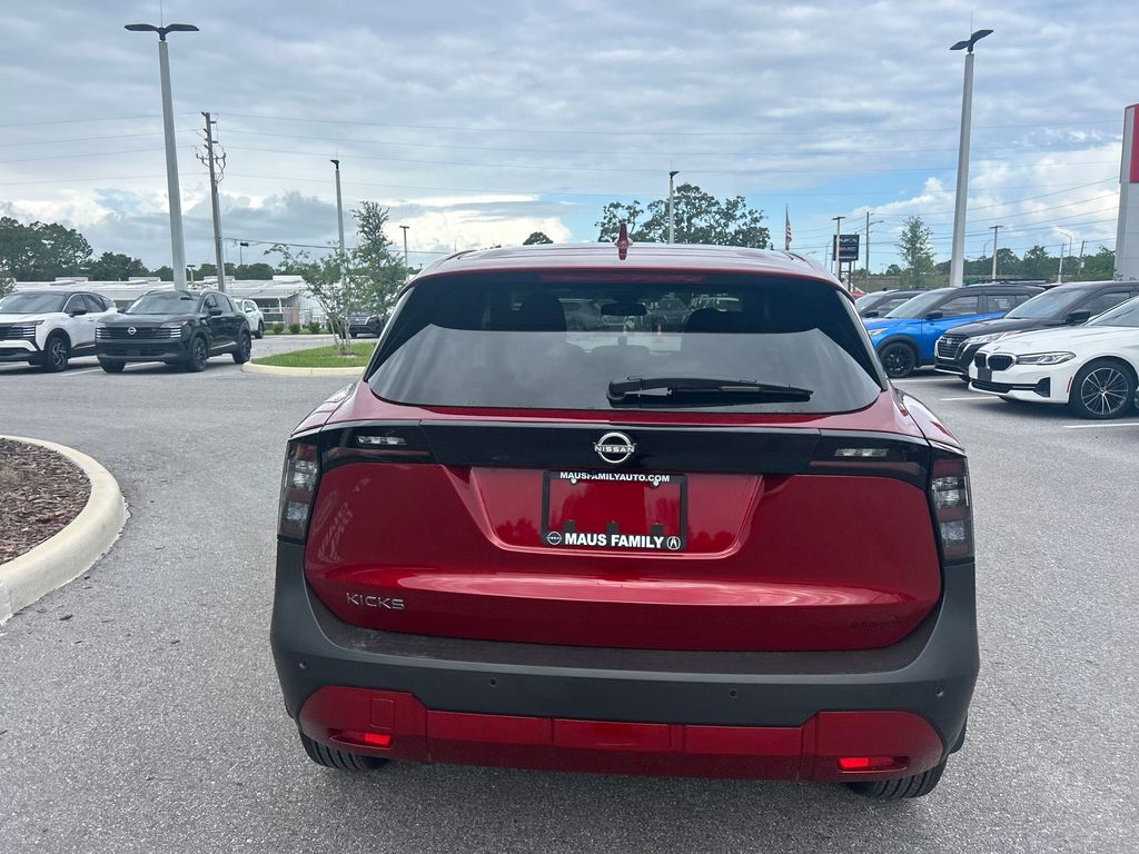 2025 Nissan Kicks SV photo 4