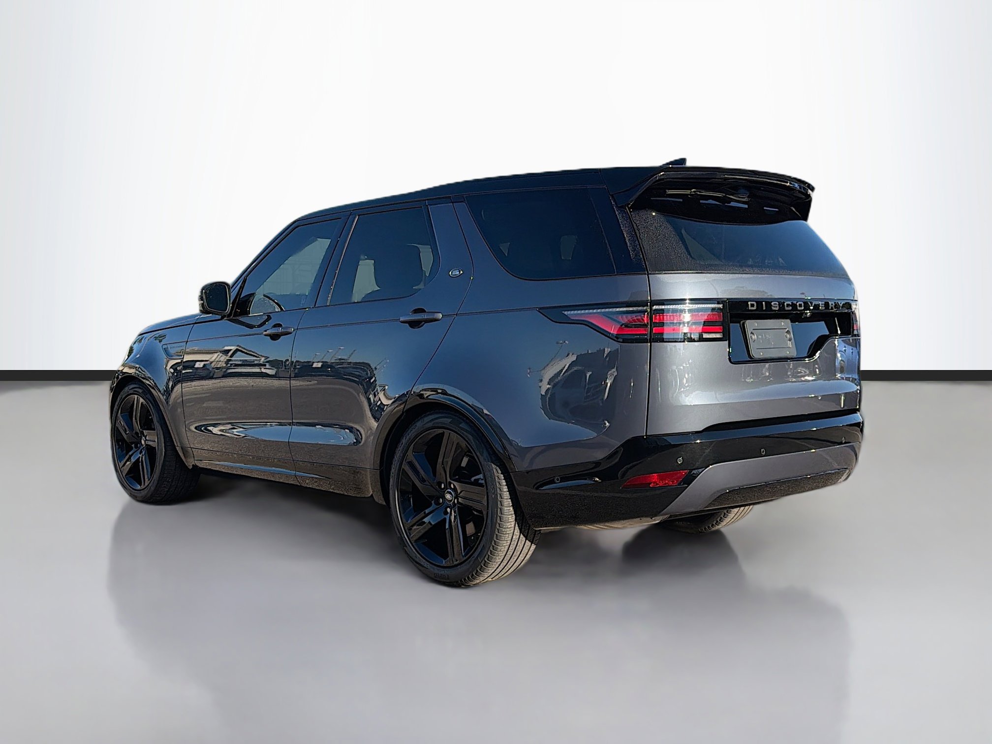 2025 Land Rover Discovery SE photo 3