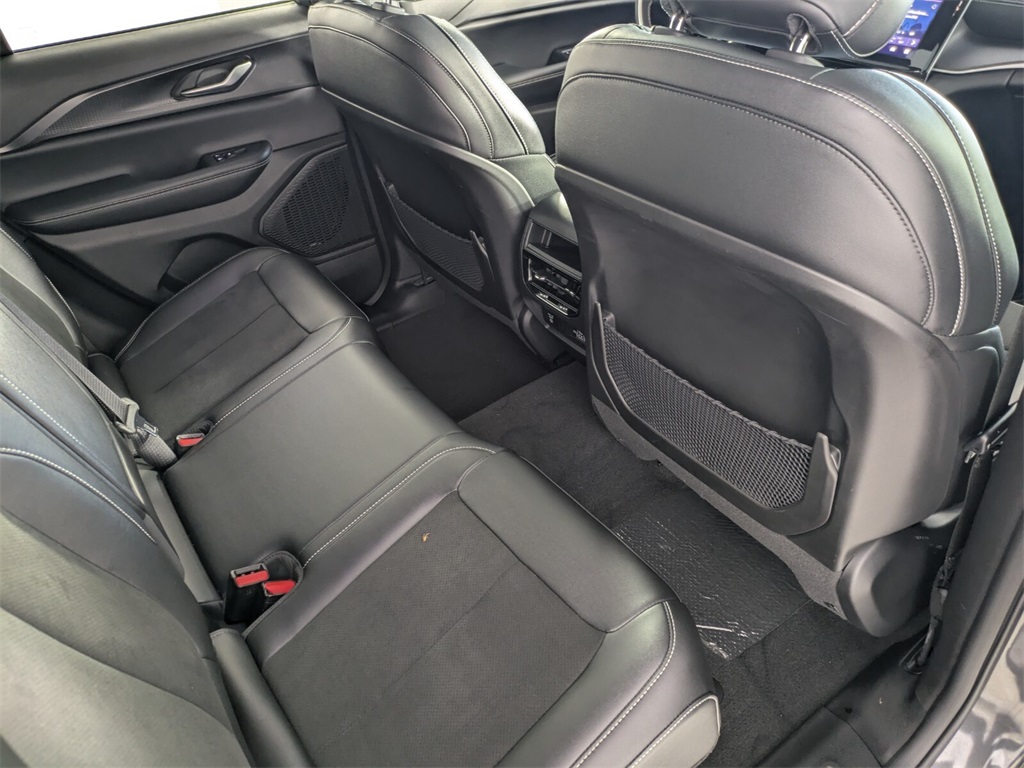 2023 Jeep Grand Cherokee Laredo Altitude photo 25