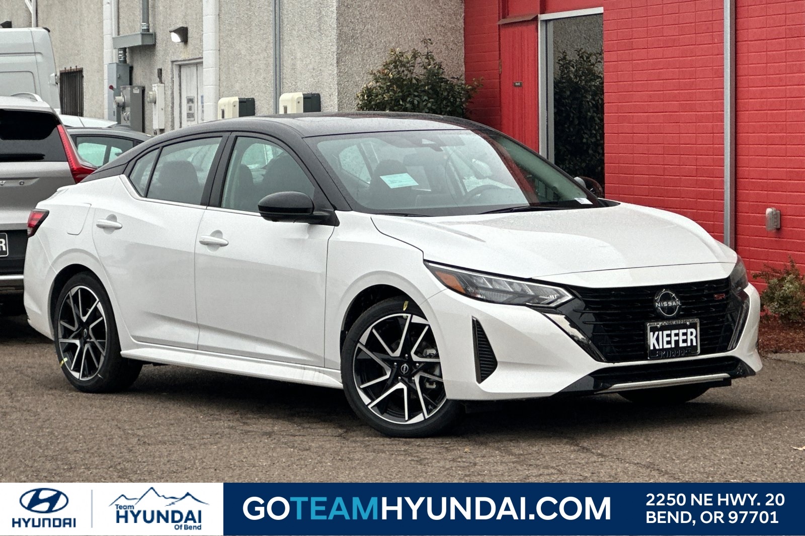 2025 Nissan Sentra SR's photo