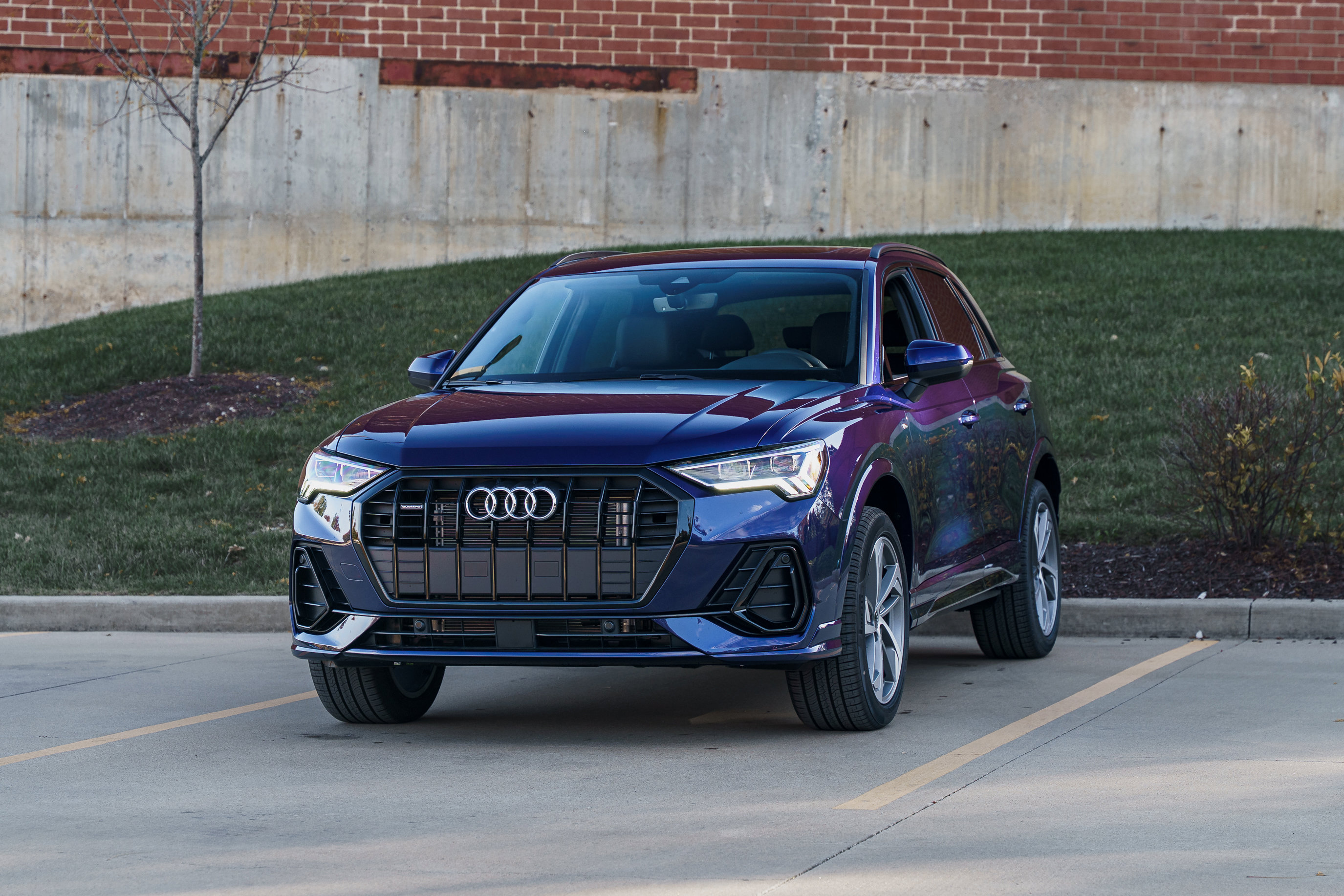 2025 Audi Q3 S line Premium photo 3