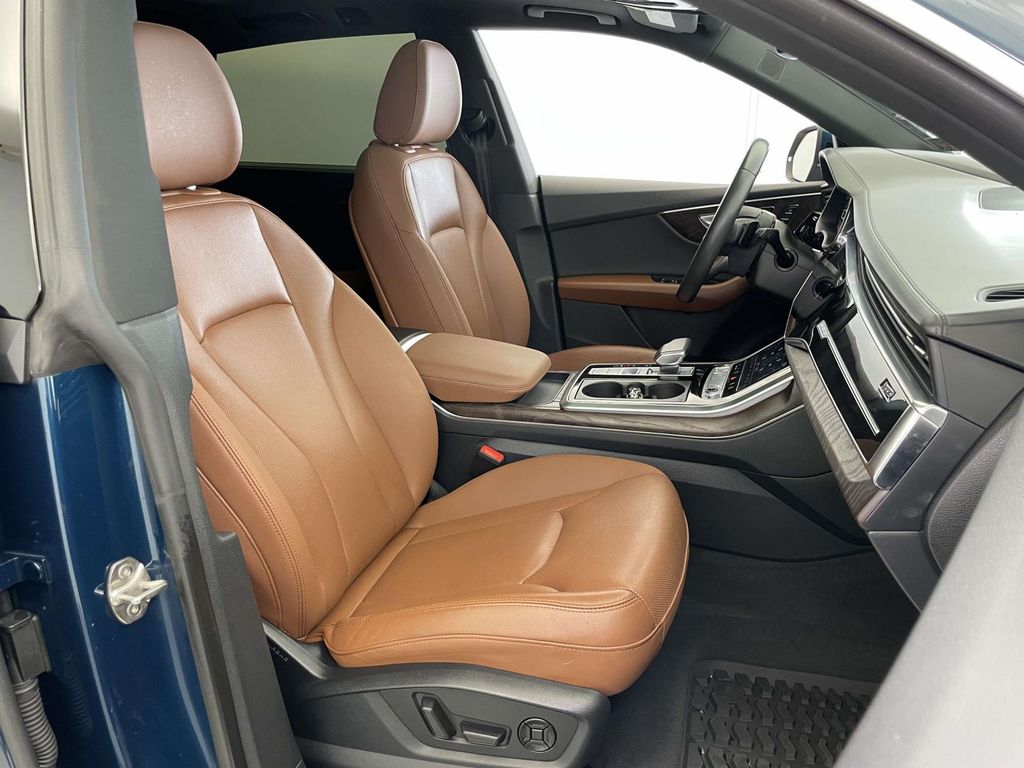 2020 Audi Q8 55 Prestige photo 21