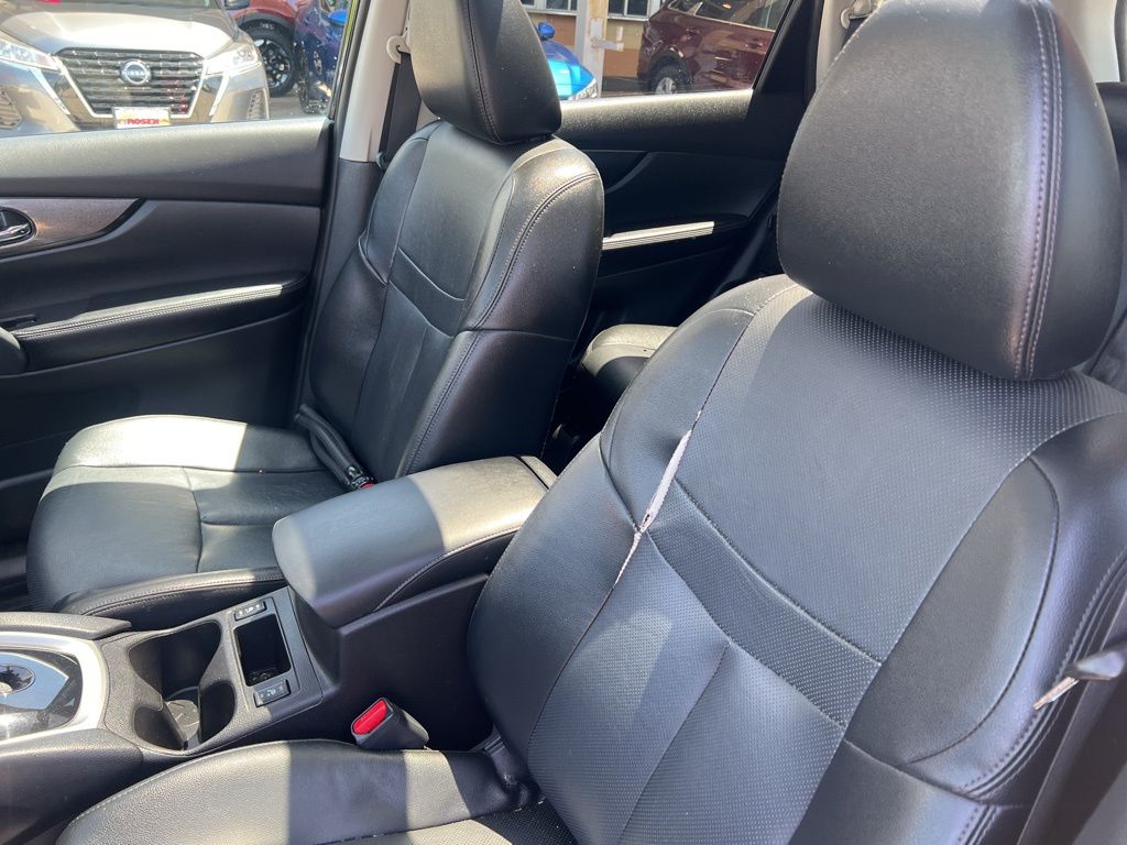2016 Nissan Rogue SL photo 5