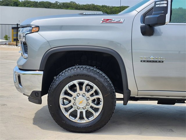 2025 Chevrolet Silverado 2500HD LTZ photo 7