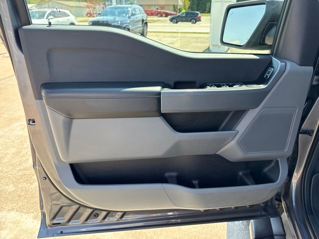 2023 Ford F-150 XLT photo 11